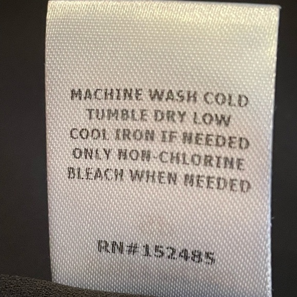 Papermoon woman’s black petal sleeve top, size small petite - Picture 7 of 7